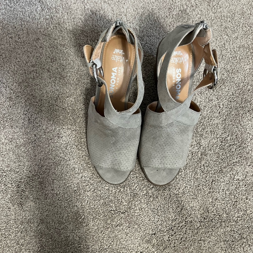 Sonoma Women's Gray Sandals